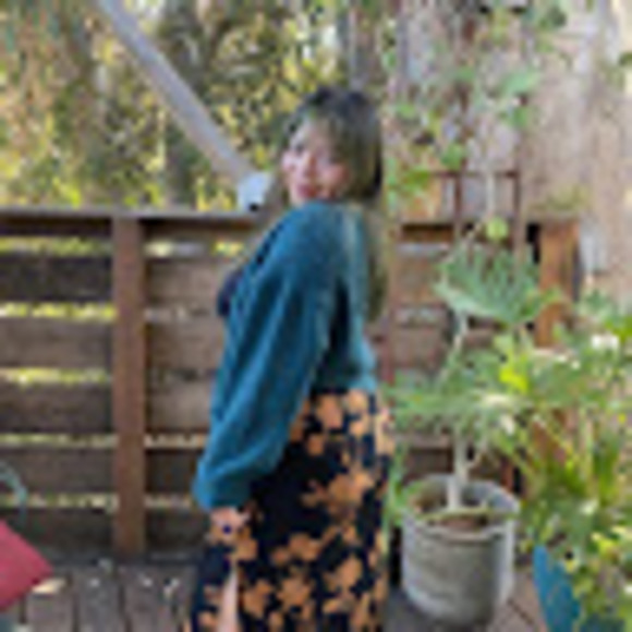 Meet your Posher, Alyssa - Picture 1 of 1